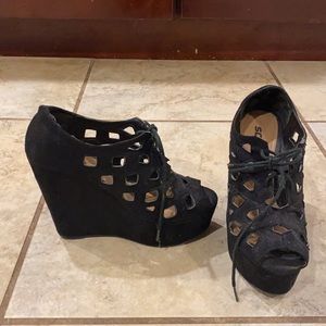 Black Platform Heels